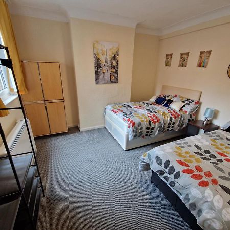 Finchley Holidays Whetstone Extérieur photo