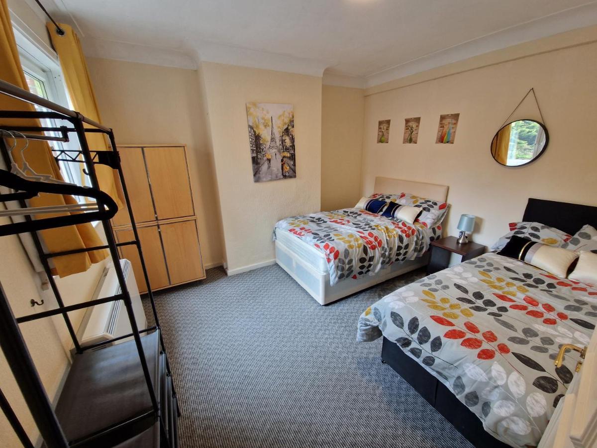 Finchley Holidays Whetstone Extérieur photo