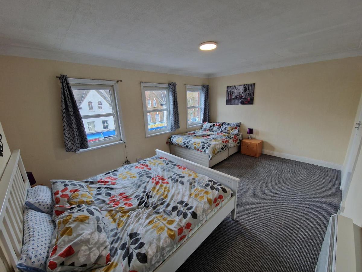 Finchley Holidays Whetstone Extérieur photo