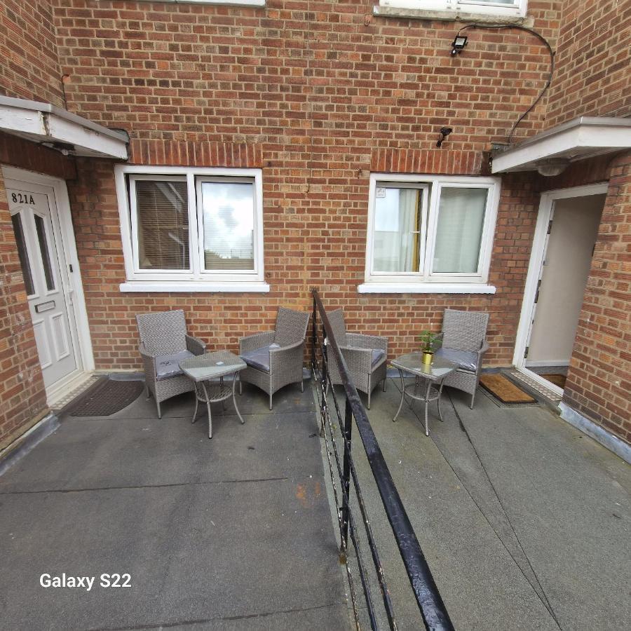 Finchley Holidays Whetstone Extérieur photo