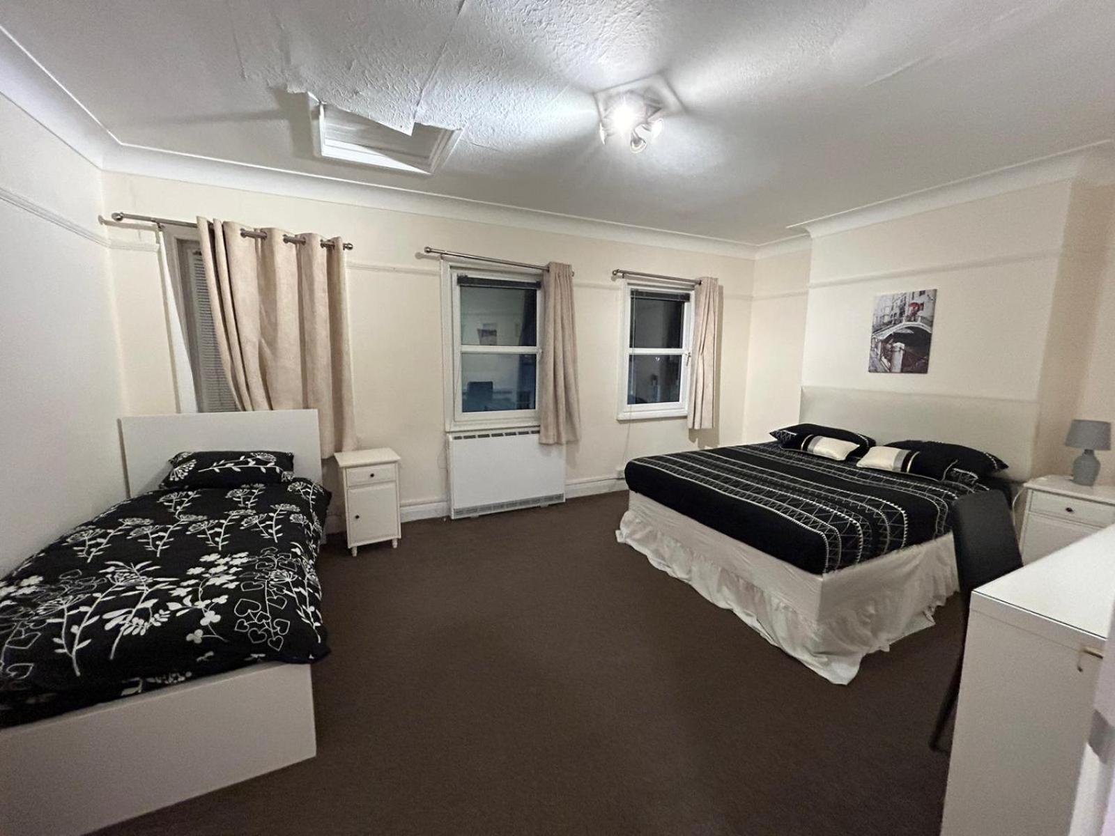 Finchley Holidays Whetstone Extérieur photo